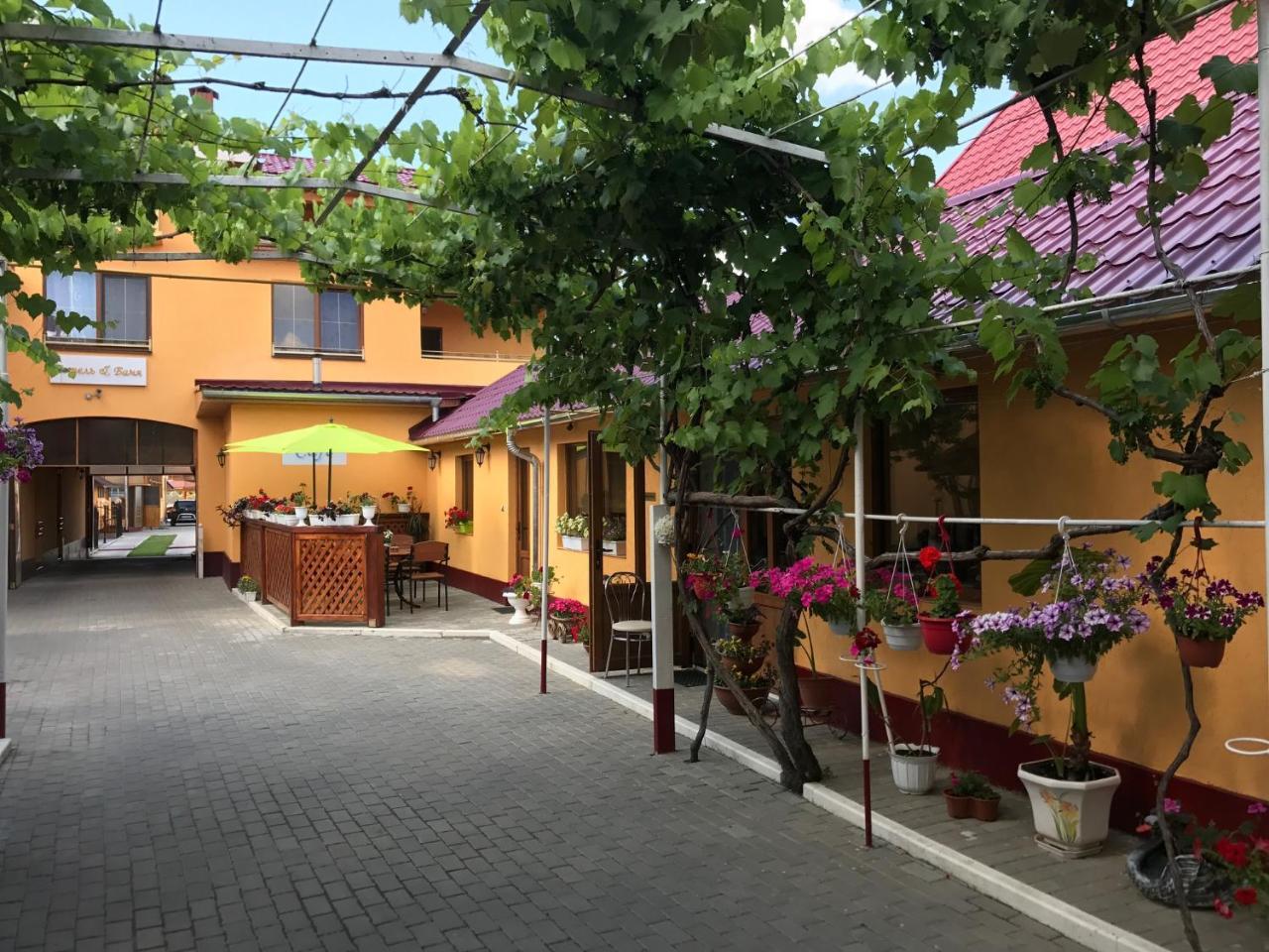 Villa Eden DeLux Yanoshi Dış mekan fotoğraf